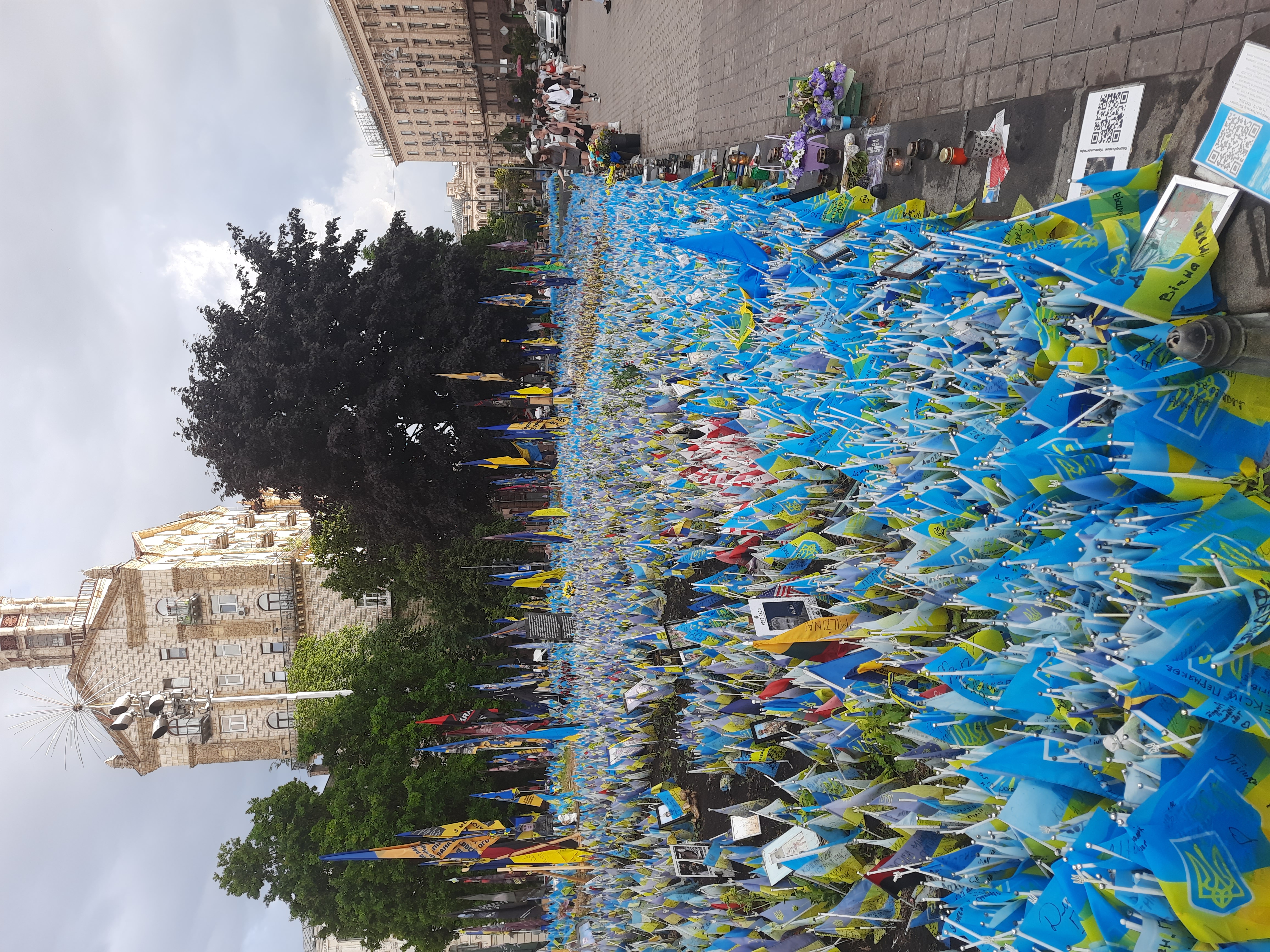 The Heroes' Memorial on Khreshchatyk Street, Kyiv, commemorating Ukrainians who have died defending the country. Photo credit: Iryna Kovalenko