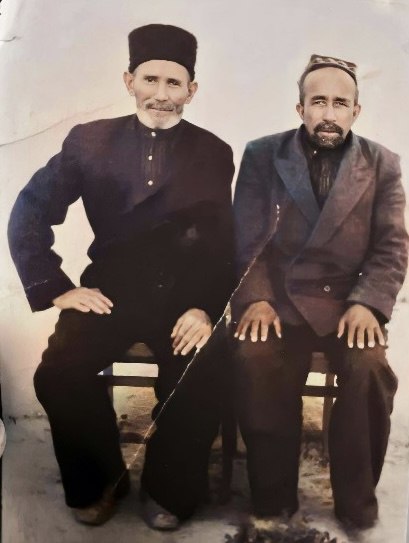 On the left, Berdbek, Lia's great-great-grandfather, with his Uzbek friend in Uzbekistan. The photo from the deportation.