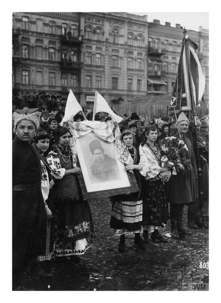 Ukrainians hold a portrait of Taras Shevchenko in Kyiv, 1918, during the German occupation of Ukraine. 