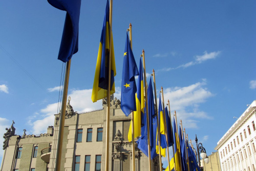 How likely is EU to cancel roaming charges for Ukraine?